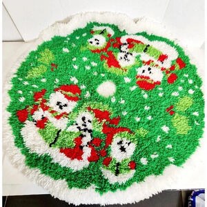 Vintage Latch Hook Rug Handmade Christmas Tree Skirt Snowman Family 40”